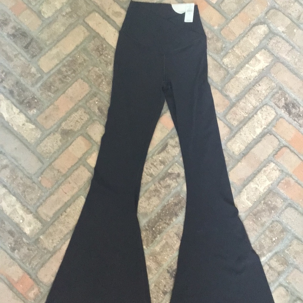 Aerie NWT super flare black leggings, size S